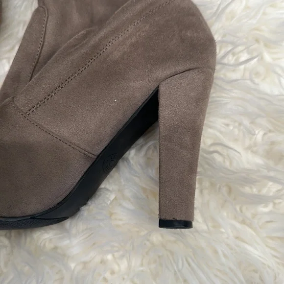 Steve Madden Taupe Over the Knee Boots Size 8 M - Picture 5 of 8
